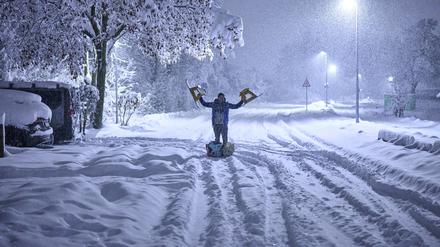Deutschland gehört zu den zehn Ländern, die am stärksten vom Verlust kalter Wintertage betroffen sind. Schnee ist am ehesten noch in den Mittelgebirgen und Alpen zu erwarten – hier im Dezember 2023 in Marktoberdorf, Allgäu.