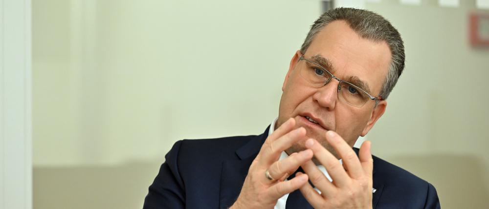 Brandenburgs Verkehrsminister Rainer Genilke.