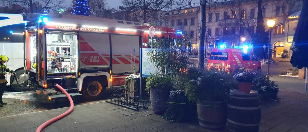 Die Feuerwehr löschte den Brand am Luisenplatz.
