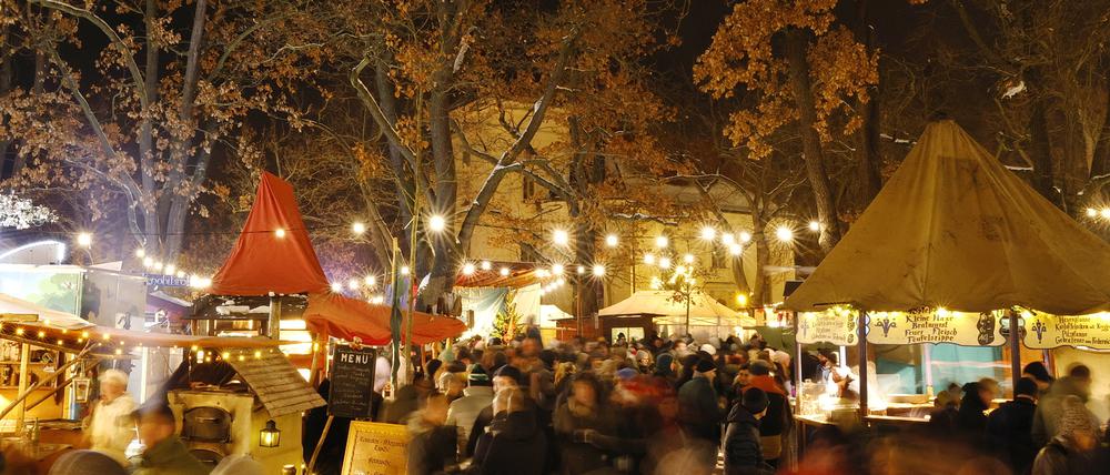 Am Weberplatz gab es Feuertänze und Musik aus alter Zeit.