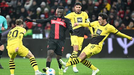 Allein gegen alle. Leverkusens Victor Boniface erzielte den Ausgleich.