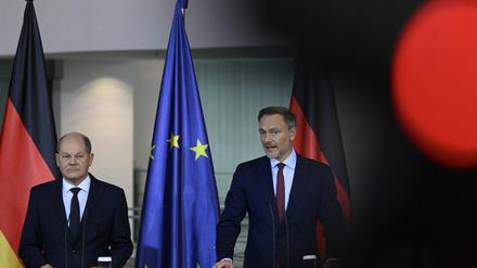 Kanzler Scholz und Finanzminister Lindner sind sich über den neuen Haushalt noch nicht einig.
