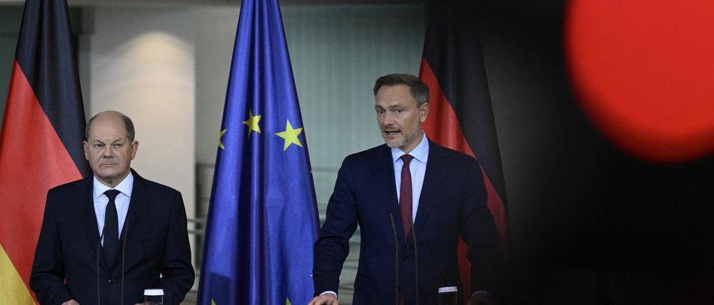 Kanzler Scholz und Finanzminister Lindner sind sich über den neuen Haushalt noch nicht einig.