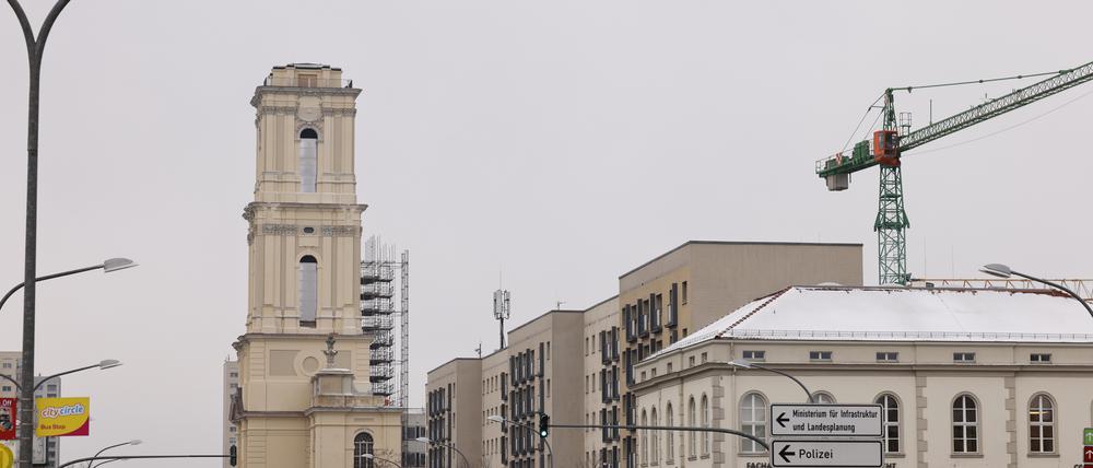 Der Turm der Garnisonkirche an der Breiten Straße. 