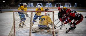 FASS Berlin schlug den ES Weißwasser im Erika-Heß-Eisstadion mit 8:4.