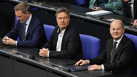 Lindner (v. l.), Habeck, Scholz: Der Wirtschaftsminister erhält von seinem Beirat unerwartete Unterstützung – was ihm vor allem in der Diskussion mit dem Finanzminister helfen könnte. 