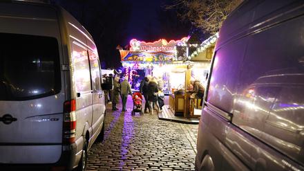 Weihnachtsmarkt Sicherheit Brandenburgerstrasse, Potsdam 04.12.2023 Foto: Sebastian Gabsch