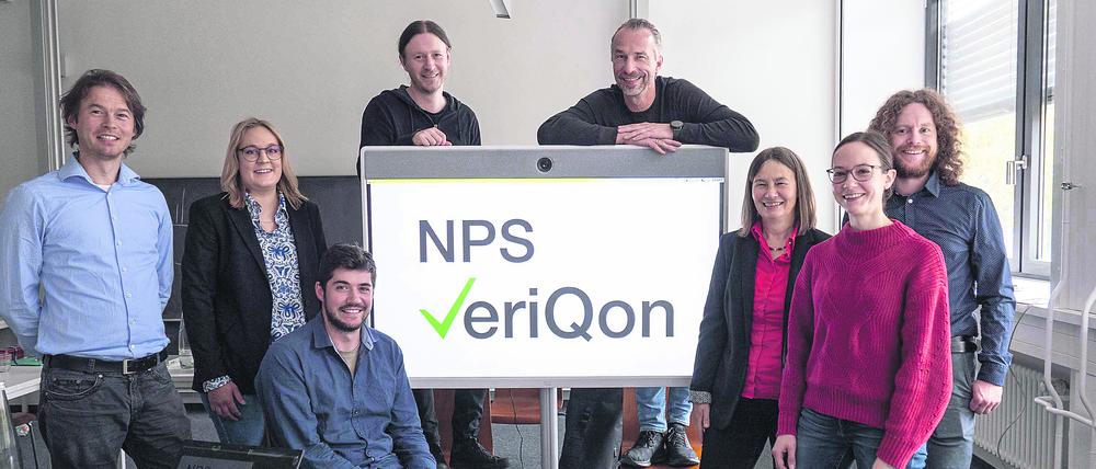 Das Team des Projektes NPS VeriQon von links nach rechts: Felix Rudolphi, Sara Seiffert, Till Orth, Robert Müller, Torsten Schönberger, Beate Paulus, Anna Wernbacher, Vincent Pohl.