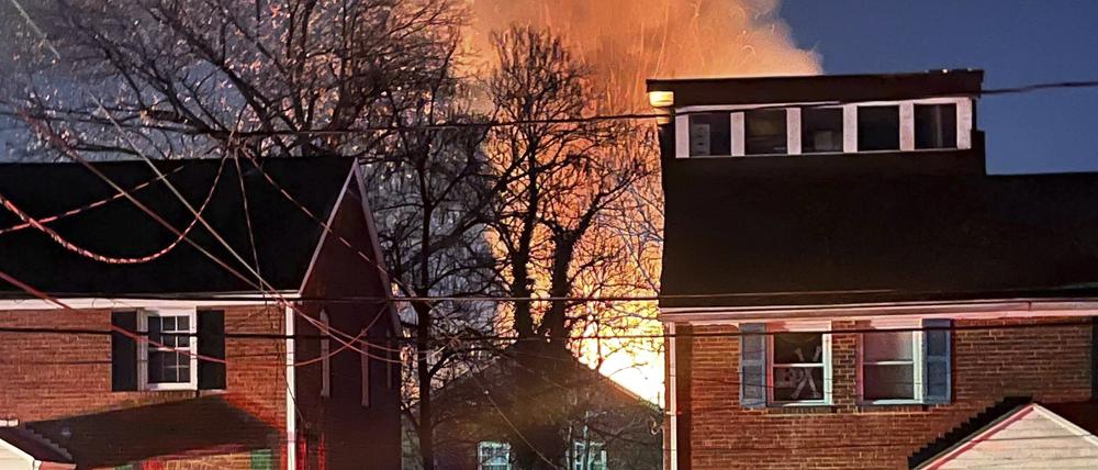 In einem Wohnhaus in Arlington im US-Bundesstaat Virginia gab es eine heftige Explosion.