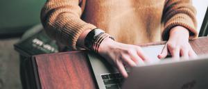 Immer mehr Privatpersonen machen ihre Steuererklärung digital. Wie wirken sich Emotionen, Einstellungen und Normen auf die Steuerehrlichkeit aus? 