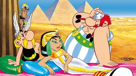 Uderzo hatte für das Titelbild das Filmplakat zum Hollywood-Streifen „Kleopatra“ mit Elizabeth Taylor parodiert.