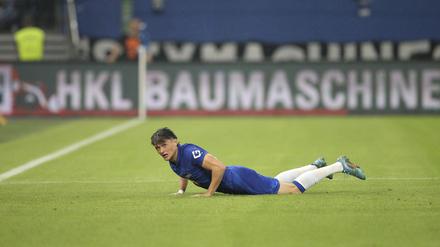Am Boden. Nach der Niederlage in Hamburg stürzten Hertha und Fabian Reese auf den letzten Tabellenplatz.