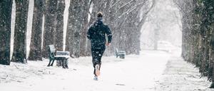 Eiskalte Temperaturen schrecken viele vom Laufen ab. Unsere Kolumnistin läuft besonders gerne auf verschneiten Wegen. 