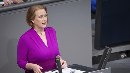 Bundesfamilienministerin Lisa Paus (Gruene) Mitte November im Deutschen Bundestag in Berlin