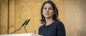 Außenministerin Annalena Baerbock bei einem Vorbereitungstreffen für die Weltklimakonferenz in Dubai im Auswärtigen Amt.