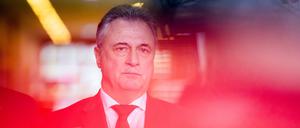 24.11.2023, Berlin: Claus Weselsky, Vorsitzender der Gewerkschaft Deutscher Lokomotivführer (GDL), gibt ein Statement.