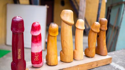 Die traditionellen Phallussymbole haben ihren Ursprung im Kloster Chimi Lhakhang im Königreich Bhutan.