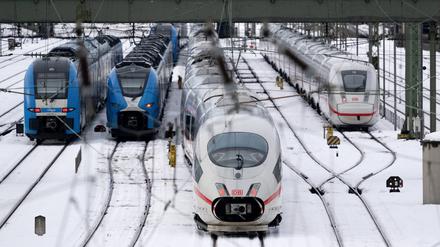 In München kommt der Bahnverkehr nun frühestens Samstag wieder richtig in Gang. 