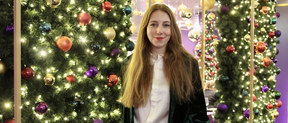 Weiß immer einen Rat. Last-Minute-Weihnachtsmänner sind bei Franziska Fürst im  KaDeWe gut aufgehoben.