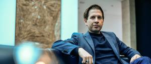 Kevin Kühnert während eines Interviews im Berliner Willy-Brand-Haus.