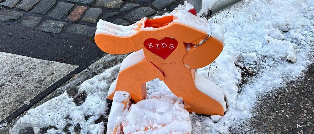 Ohne Kopf: Der kleine Kerl am Oberhofer Weg ist mutwillig zerstört worden.
