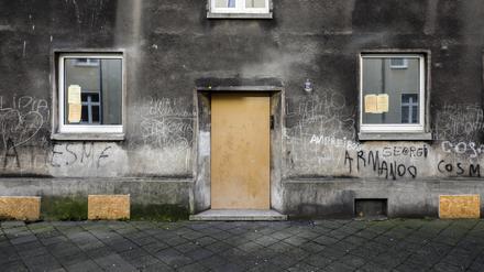 Häuser mit leerstehenden Schrottimmobilien im Wohnumfeld der ehemaligen Zeche Consolidation im Stadtteil Gelsenkirchen-Bismarck. 