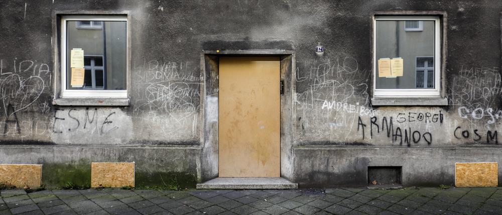 Häuser mit leerstehenden Schrottimmobilien im Wohnumfeld der ehemaligen Zeche Consolidation im Stadtteil Gelsenkirchen-Bismarck. 