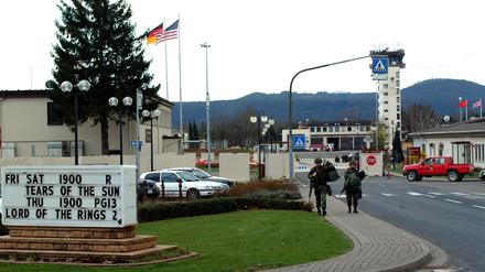 Der Eingang des US-Luftwaffenstützpunkts in Ramstein, Rheinland-Pfalz, einer von zehn Militärbasen der USA in Deutschland.