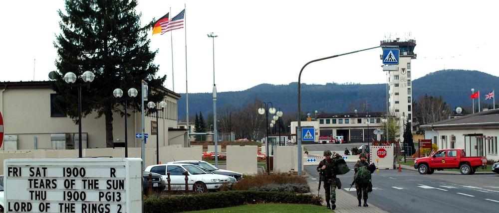 Der Eingang des US-Luftwaffenstützpunkts in Ramstein, Rheinland-Pfalz, einer von zehn Militärbasen der USA in Deutschland.