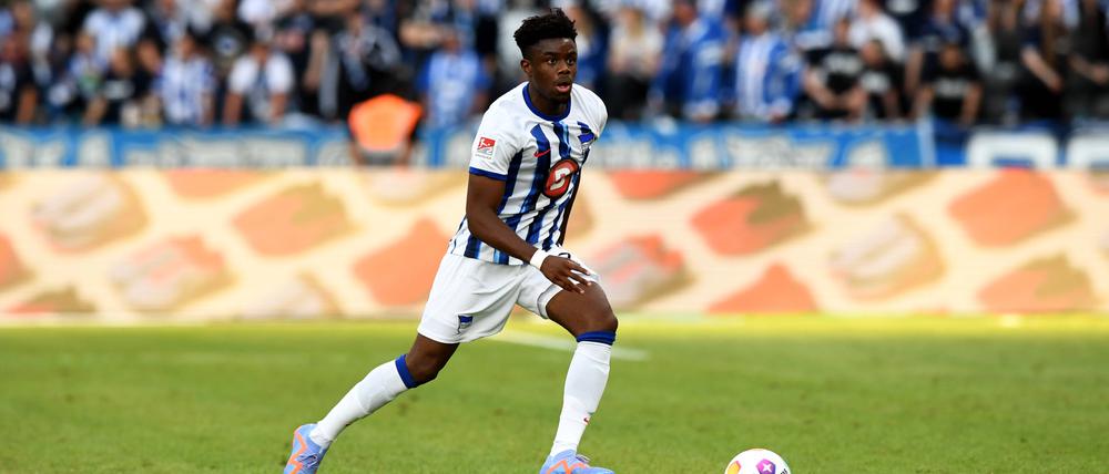 Anderson Lucoqui am zweiten Spieltag gegen Wehen Wiesbaden bei seinem einzigen Einsatz für Herthas Profis.
