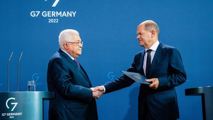 Bundeskanzler Olaf Scholz (r.) und Palästinenserpräsident Mahmud Abbas bei der Pressekonferenz im August 2022