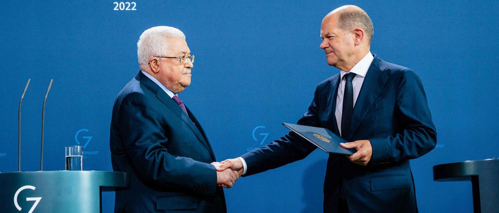 Der Bundeskanzler Olaf Scholz und Mahmud Abbas bei einem Aufeinandertreffen.