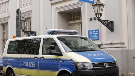 Symbolfoto Polizei, Einsatzwagen, Streifenwagen, blaulicht, Potsdam 04.12.2023 Foto: Sebastian Gabsch