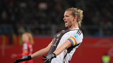 Nun geht es gegen Frankreich. Kapitänin Alexandra Popp.