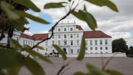 Das Schloss Oranienburg ist Sitz der Stadtverwaltung. In der wachsenden Stadt wird der Strom knapp.