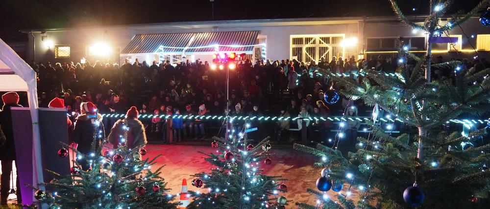 Volle Ränge: Adventssingen im Lankwitzer Preussen-Stadion.