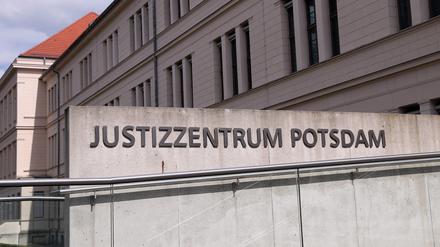 Das Landgericht hat seinen Sitz im Justizzentrum in der Jägerallee. 