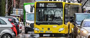 Der BVG fehlen etliche Fahrer für ihre Busse in der Stadt.