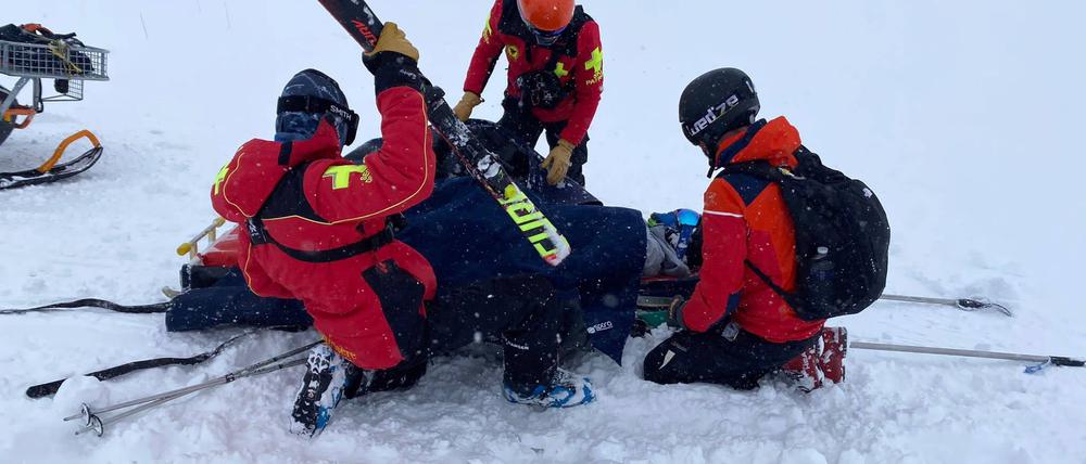 Was muss man an einer Unfallstelle beachten? Viele Wintersportler haben keine Ahnung davon.