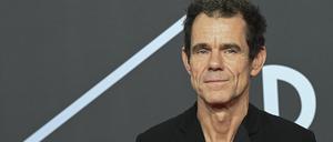 Regisseur Tom Tykwer kommt zur Weltpremiere der neuen Staffel der TV-Serie Babylon Berlin in den Delphi Filmpalast.