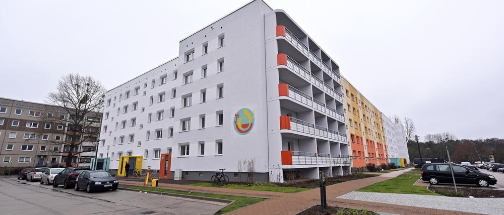 Einer der kürzlich sanierten Wohnblocks der Pro Potsdam am Bisamkiez 16 bis 20.