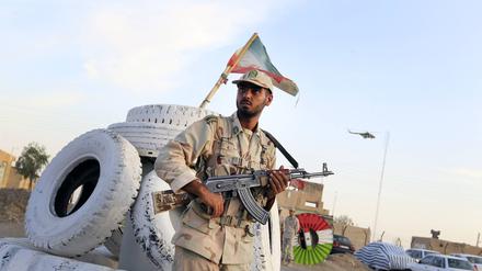Ein Polizist im Iran.