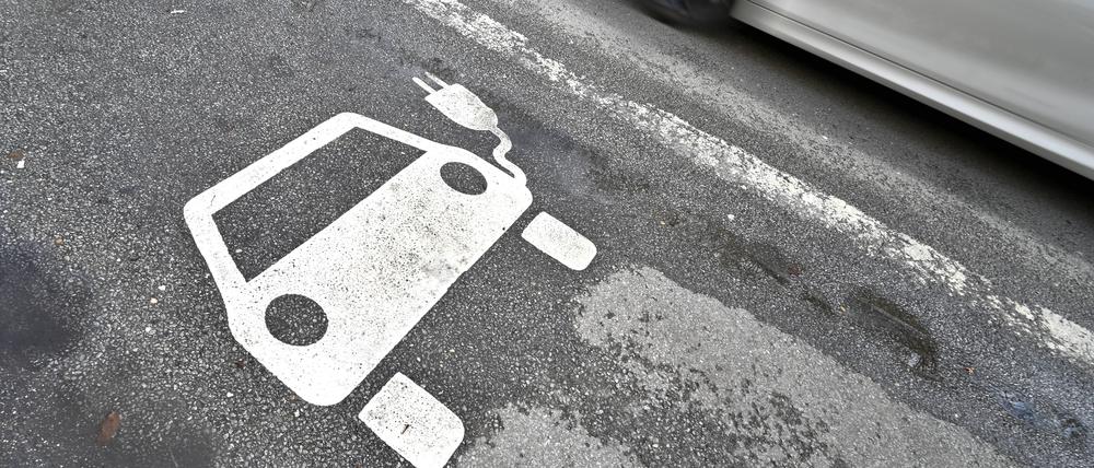 Der SPD-Fraktionsvize will das Ende der E-Auto-Prämie umkehren.