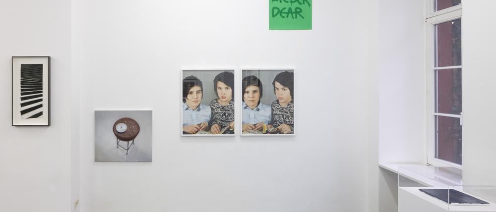 Blick in die Ausstellung „Ben“ in der Galerie Kuckei + Kuckei.