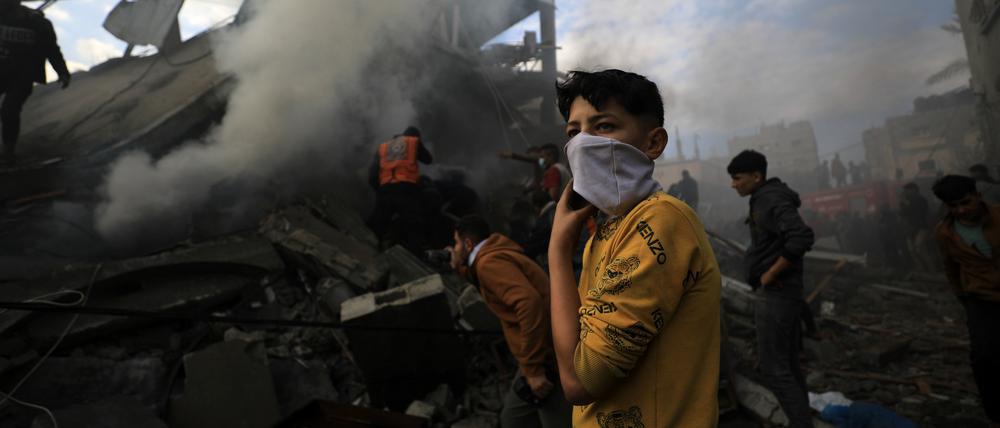 Ständige Bombardierungen verhindern jeden Alltag in Gaza. 