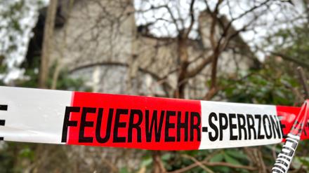 Die Villa Weddingenweg 51 brannte am 10.12.2023 lichterloh: Seit Jahren stand das Haus leer.
