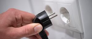 Haushalte zahlten 2023 weniger für Strom als im Rekordjahr 2022