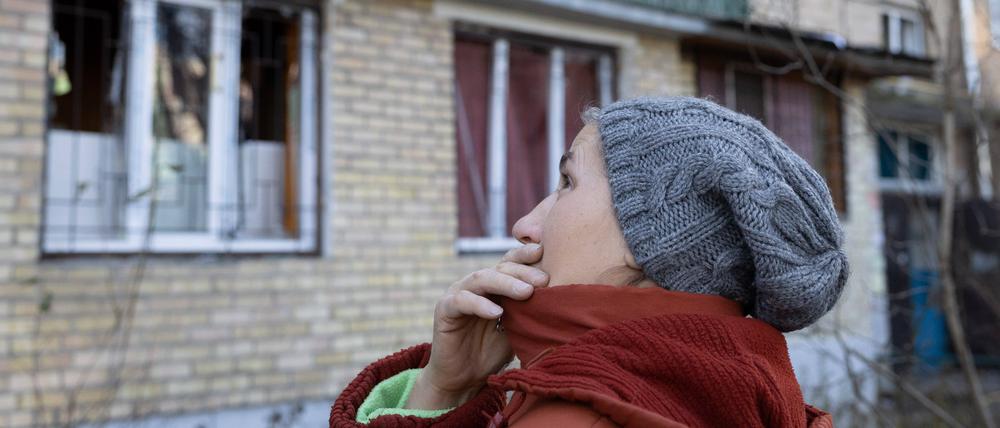Eine Frau am 25. November 2023 in Kiew.