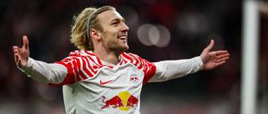 Leipzigs Spieler Emil Forsberg jubelt nach seinem Treffer zum 2:1. 