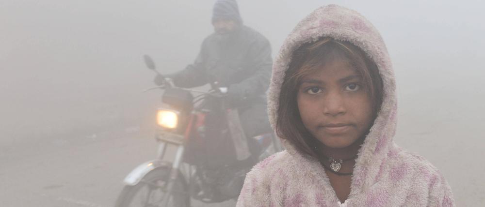 Die Einwohner von Lahore wachten am Morgen des 1. Februar 2022 unter einer dichten Smogdecke auf, die die Sicht einschränkte.